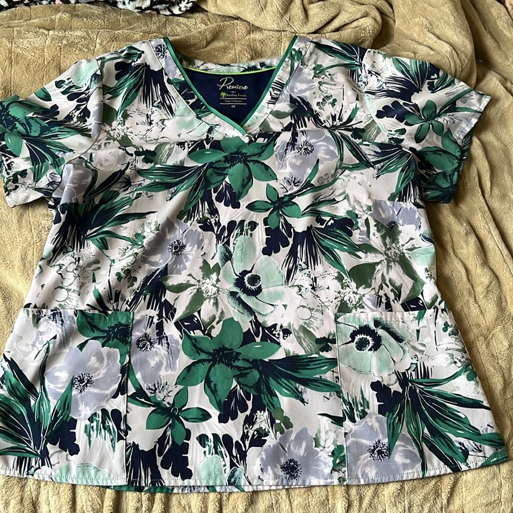 Premiere by healing hands scrub top